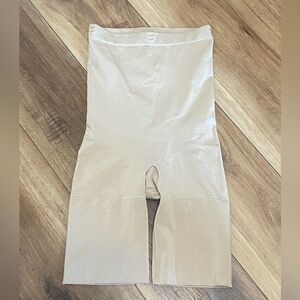 Spanx seamless sky high nude shapewear shorts size L